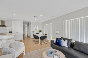 MOSS1 - Bunbury Chic Villa Retreat by the Beach
